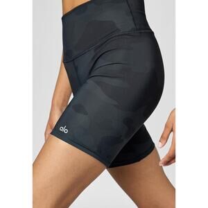 Alo Women's High Waist Vapor Shorts Size Small